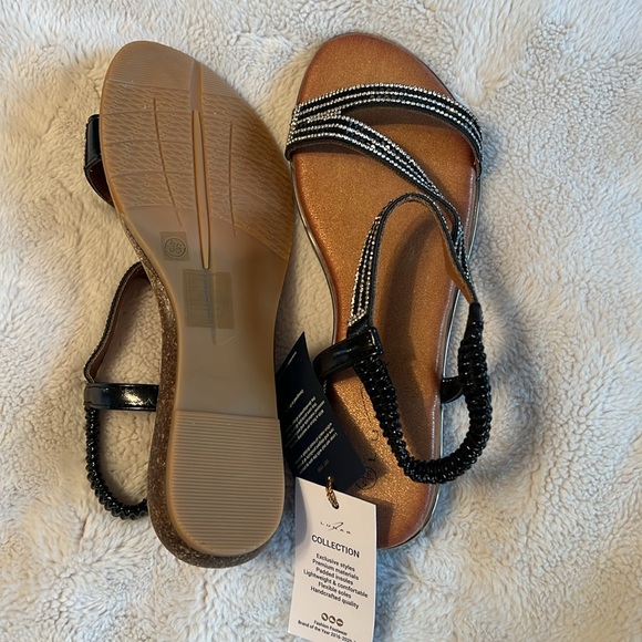 Padded footbed rhinestone sandals - Picture 2 of 6